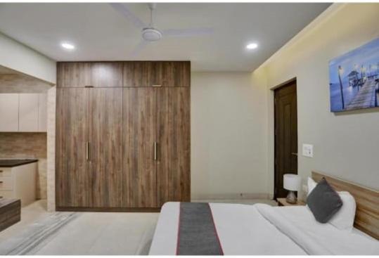 Vibe Hotel Noida Ngoại thất bức ảnh