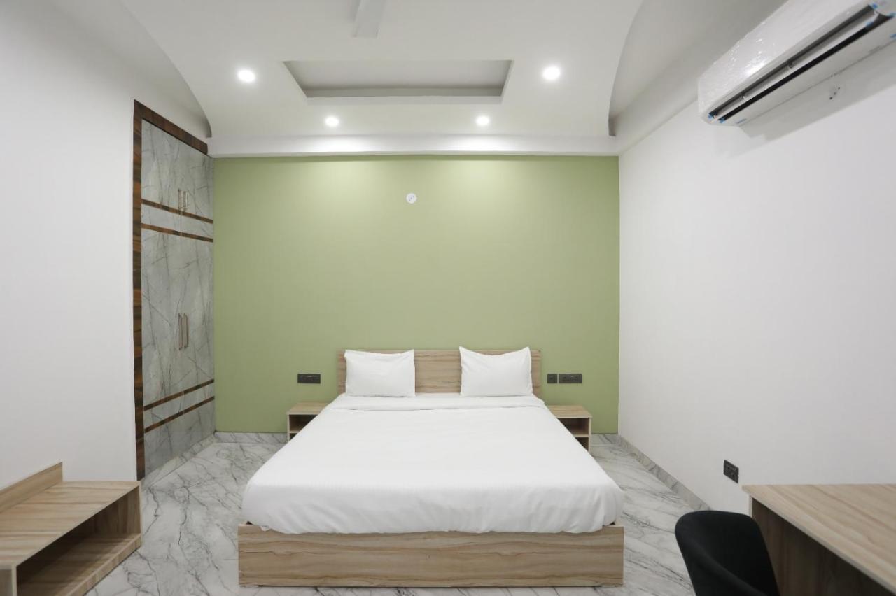 Vibe Hotel Noida Ngoại thất bức ảnh