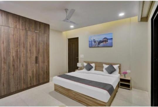 Vibe Hotel Noida Ngoại thất bức ảnh