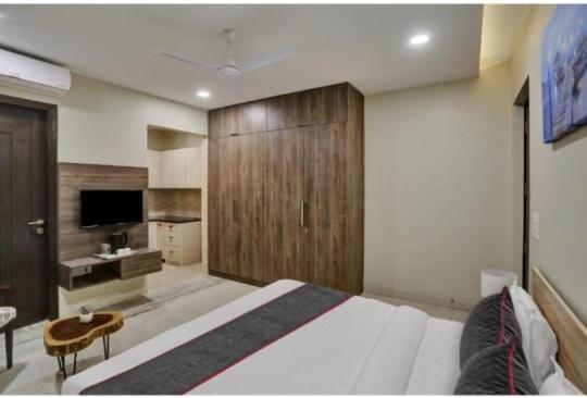 Vibe Hotel Noida Ngoại thất bức ảnh